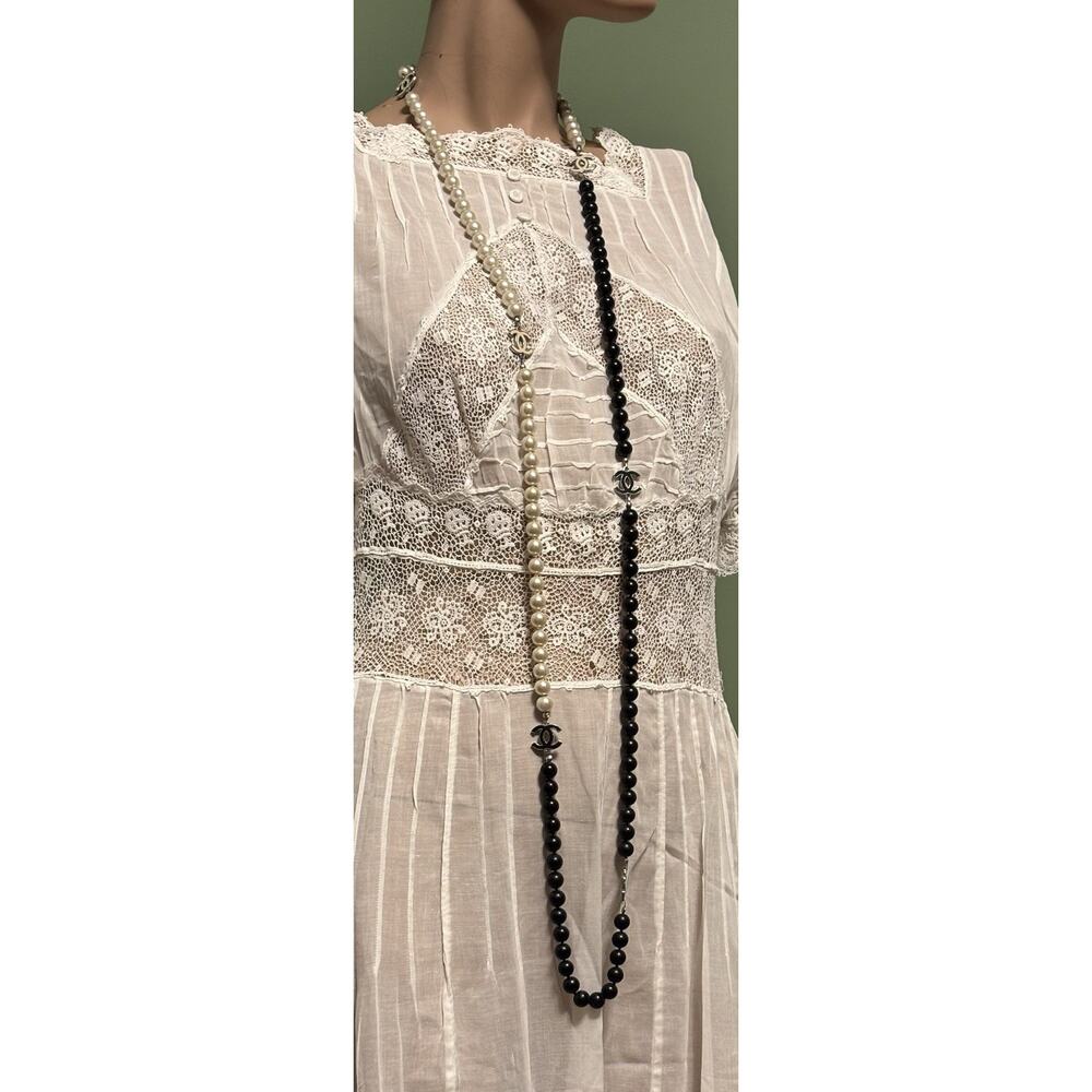 CHANEL Black & White Faux Pearls w/Enamel CC Logo Spacers Runway Necklace 56” - Picture 2 of 5